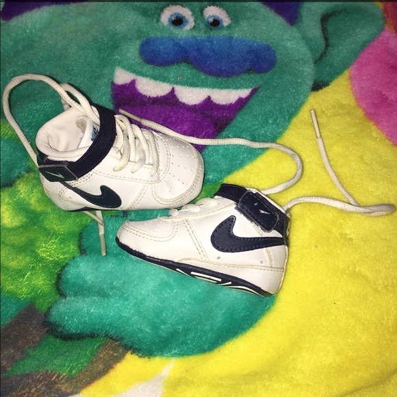 Nike’s - Picture 1 of 1